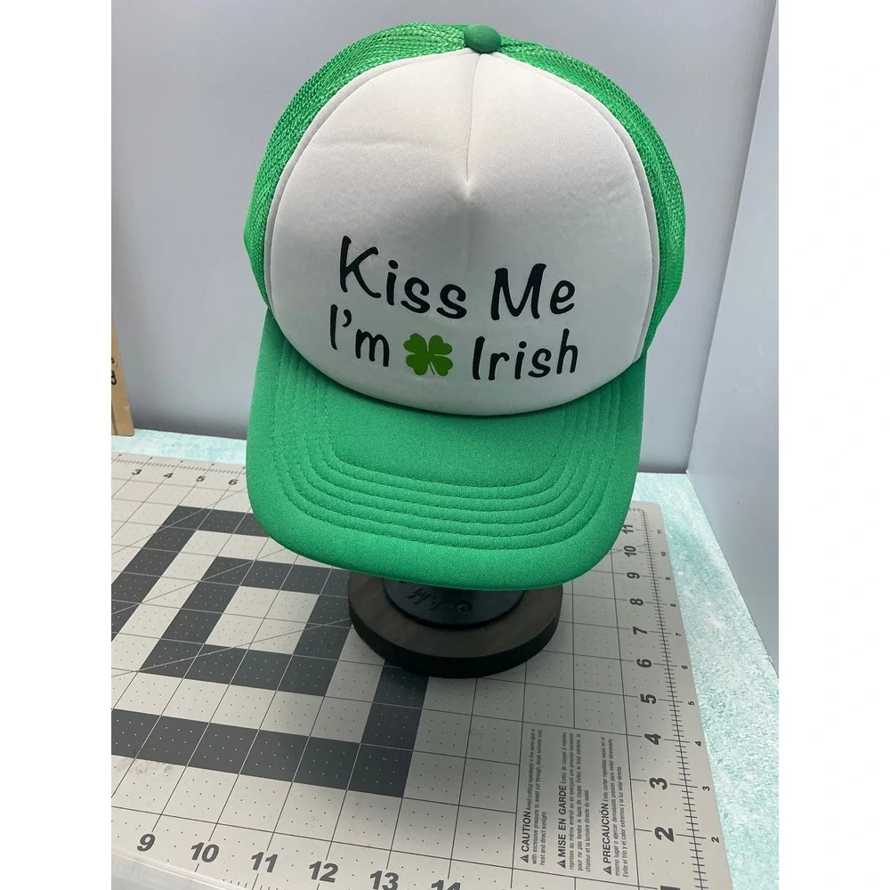 JZYEGSW Kiss Me Im Irish St Patricks Day Trucker Hat Green White Snapback Cap